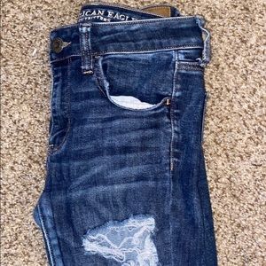 american eagle ripped skinny jeans, size 6 short